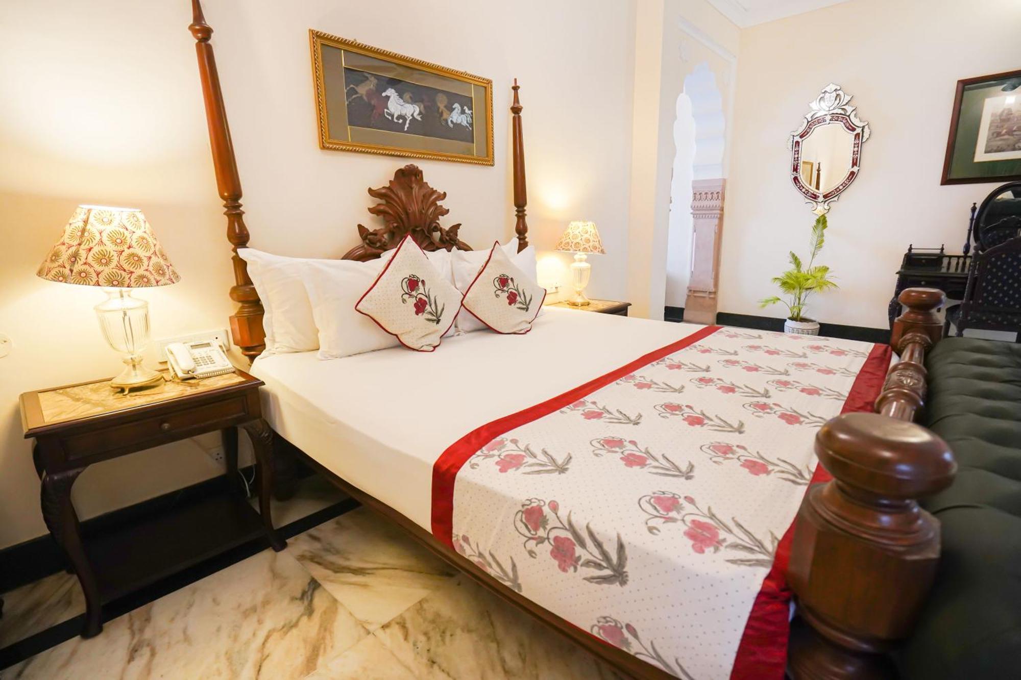 Khas Bagh Hotel Jaipur Bagian luar foto
